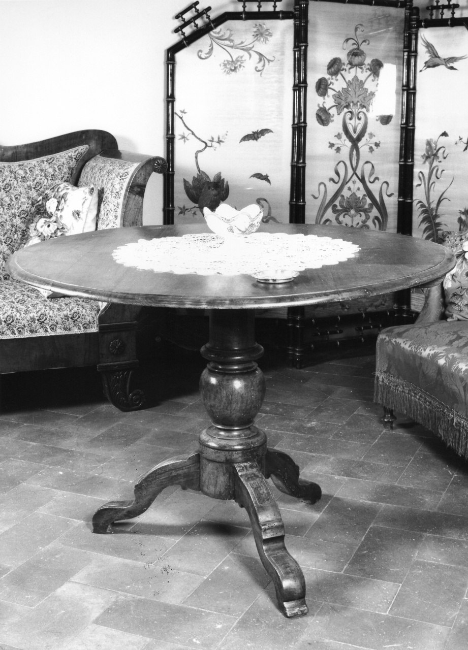 tavolo da centro - produzione toscana (?) (terzo quarto sec. XIX)