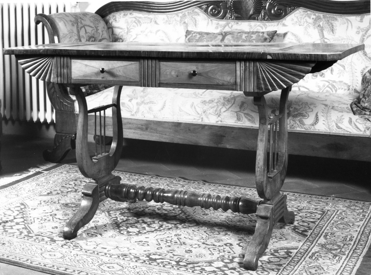 scrittoio - produzione toscana (?) (metà sec. XIX)