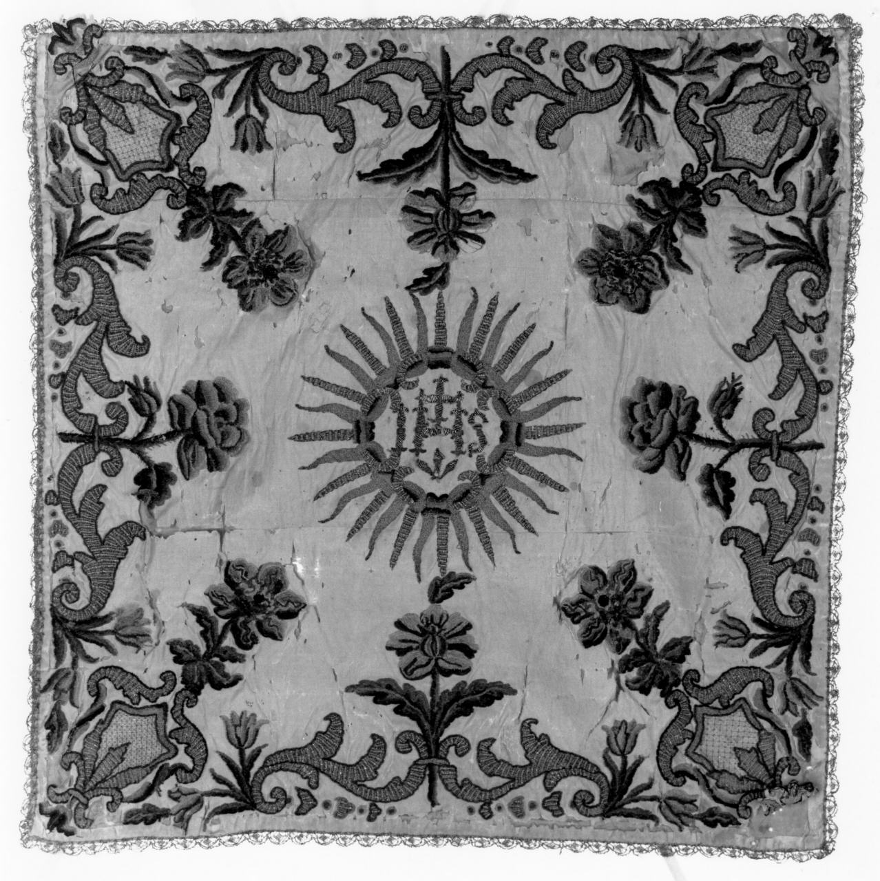 velo di calice, frammento - manifattura spagnola (sec. XVIII)