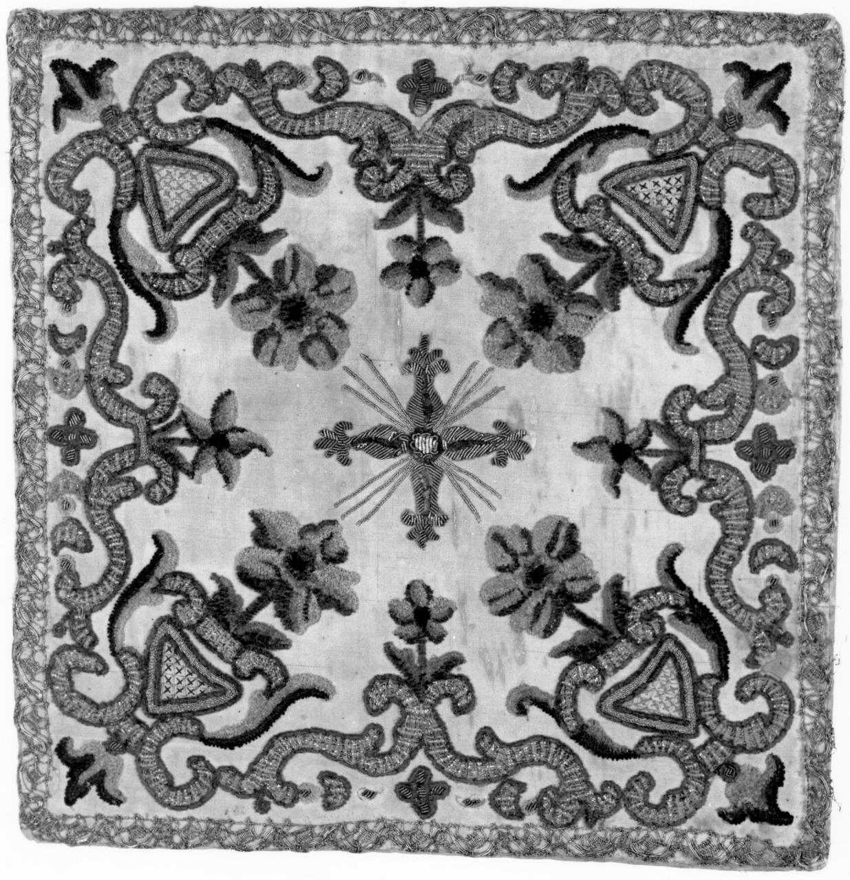 borsa del corporale, elemento d'insieme - manifattura spagnola (seconda metà sec. XVIII)