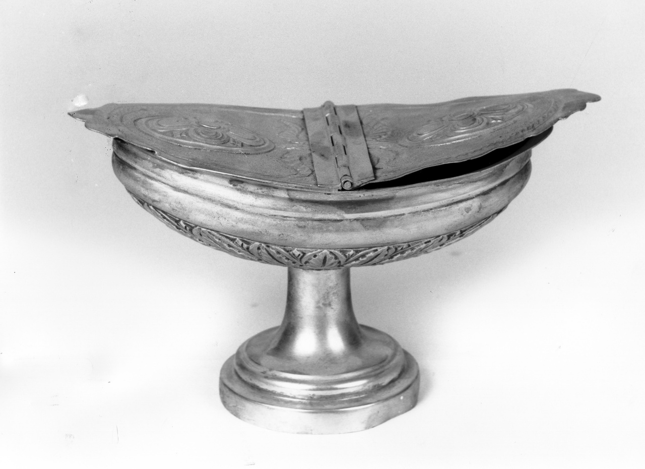 navicella portaincenso - bottega toscana (terzo quarto sec. XVIII)