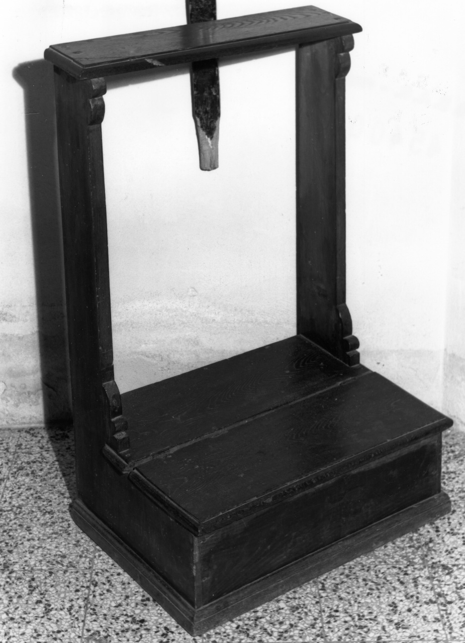 inginocchiatoio - produzione toscana (primo quarto sec. XX)