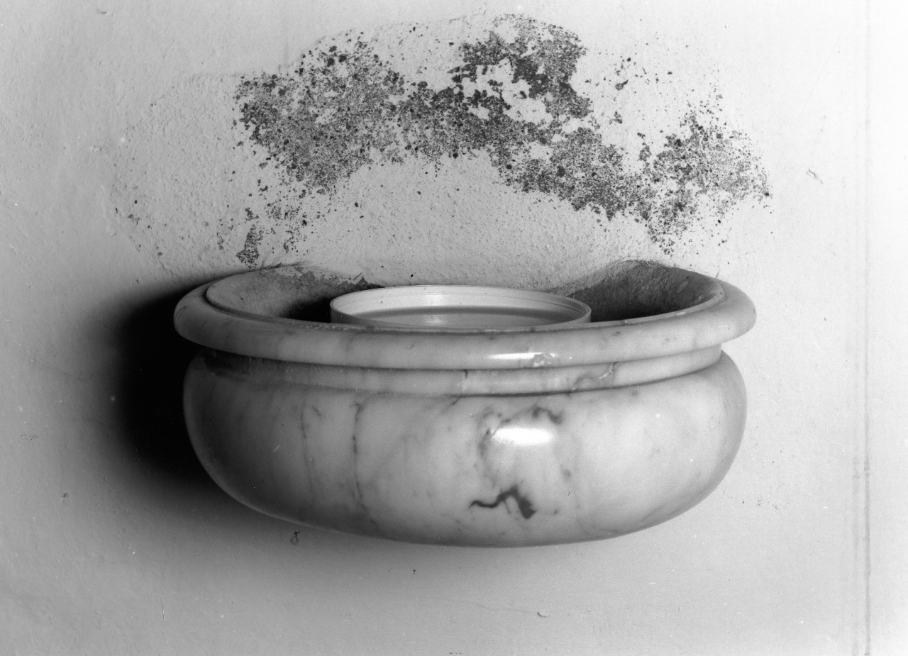 acquasantiera da parete, serie - produzione toscana (terzo quarto sec. XIX)