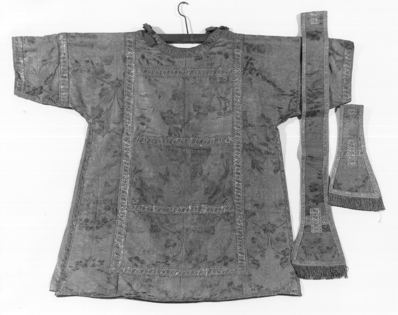 paramento liturgico, elemento d'insieme - manifattura toscana (prima metà sec. XVIII)