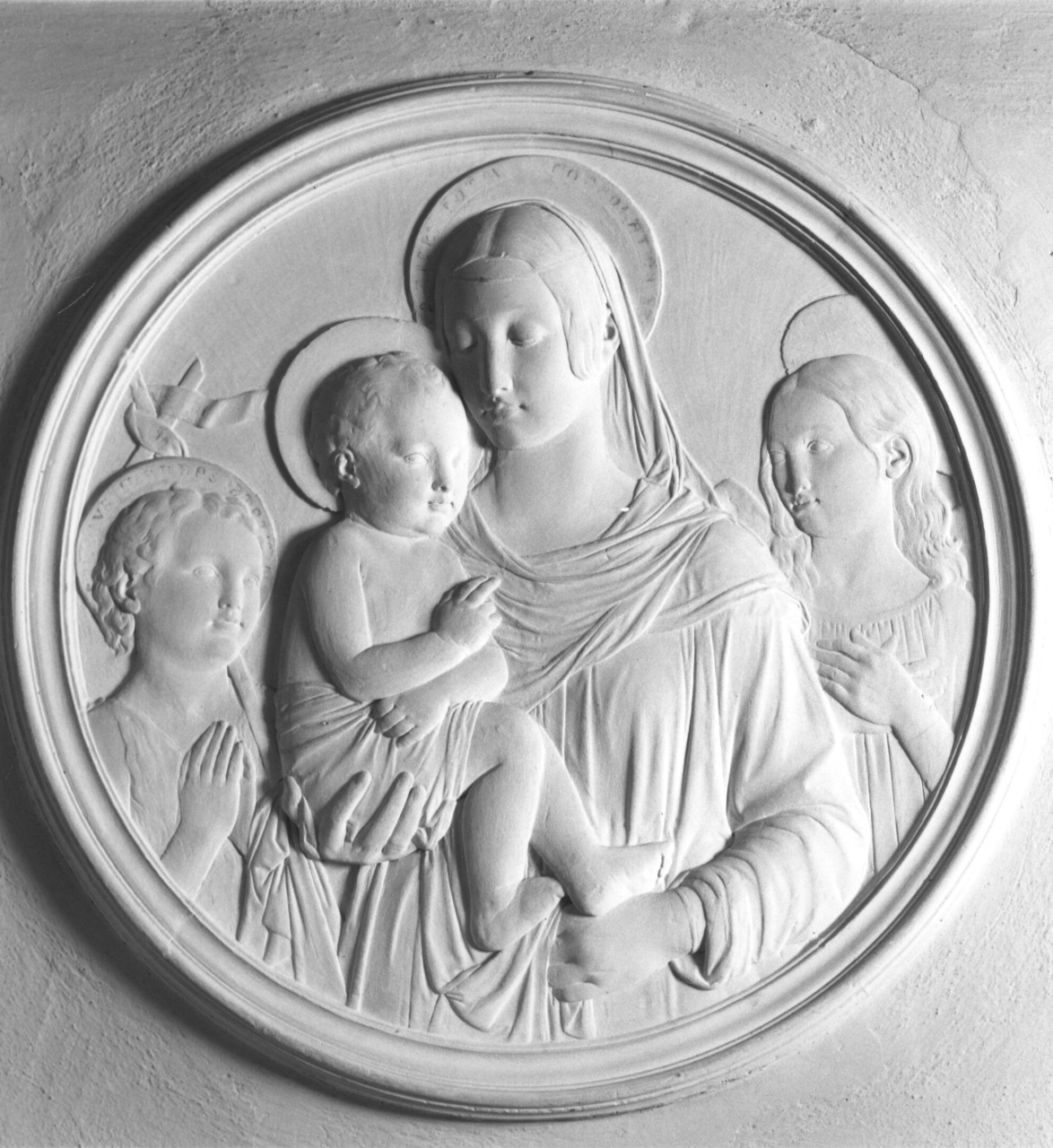 Madonna con Bambino e San Giovannino (rilievo) - produzione toscana (sec. XX)