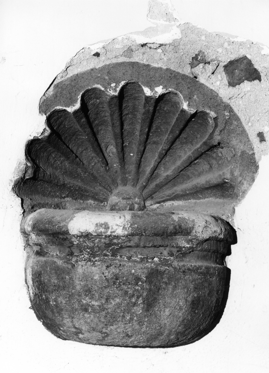 acquasantiera da parete - produzione toscana (seconda metà sec. XVII)
