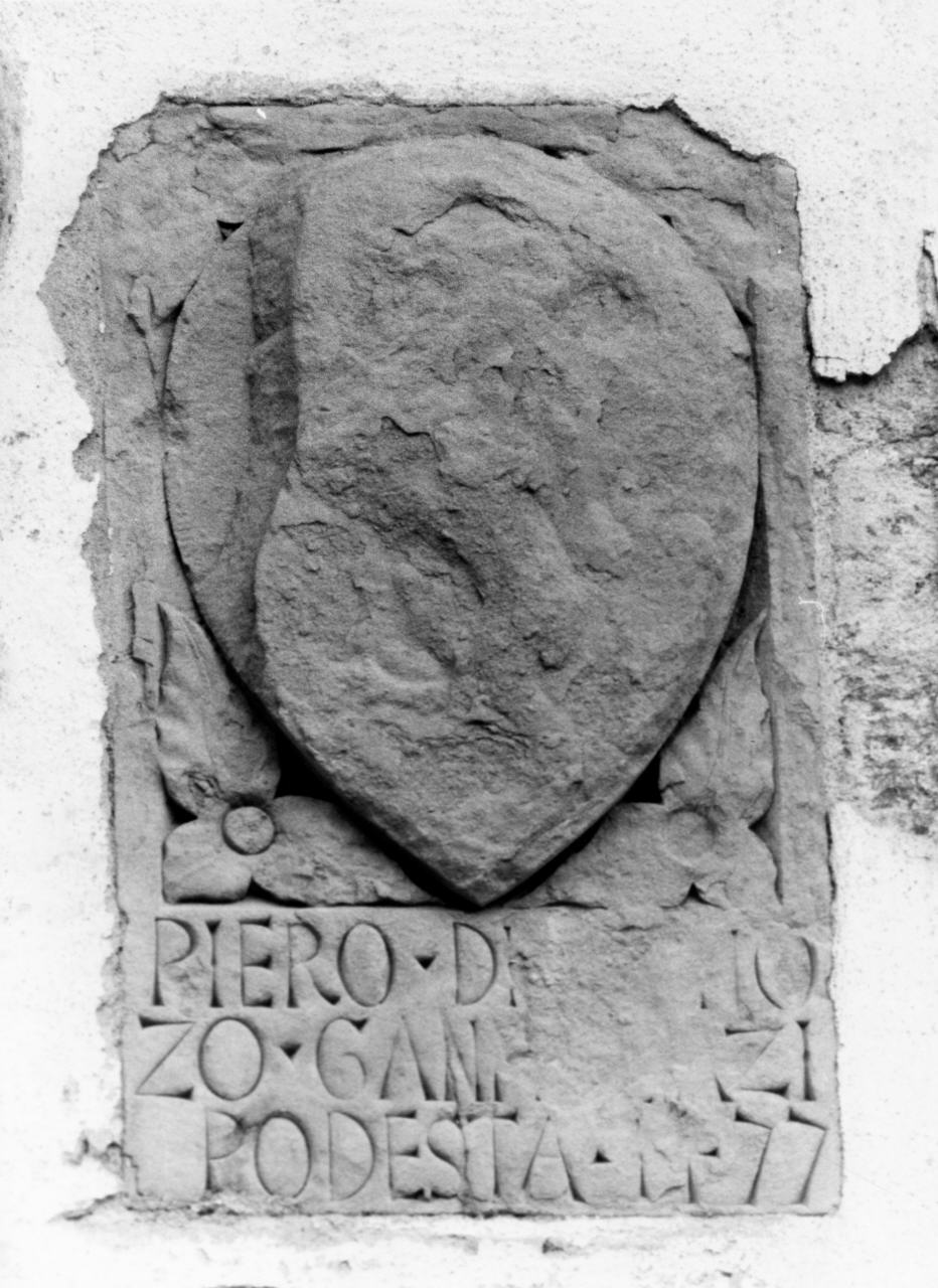 stemma gentilizio della famiglia Gianfigliazzi (rilievo) - manifattura toscana (sec. XV)
