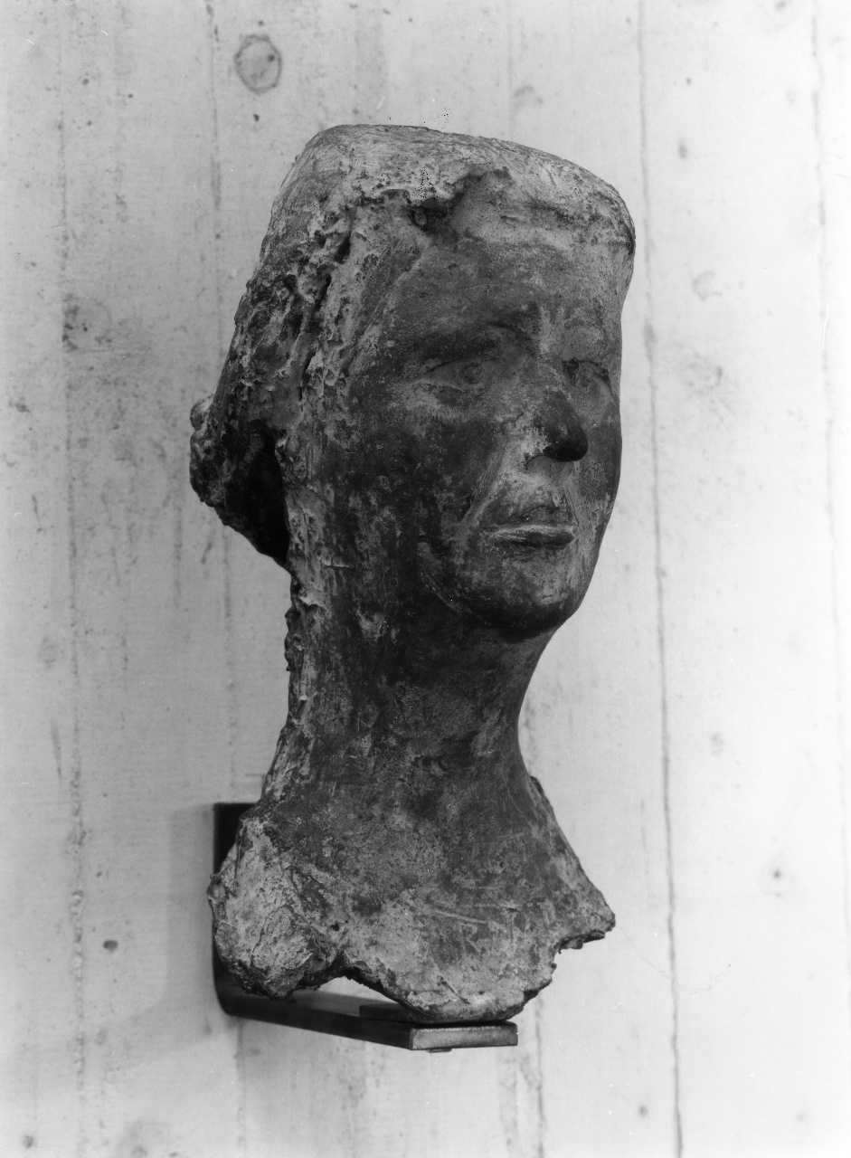 ritratto di Maria Pedrazzini, testa di donna (scultura) di Marini Marino (sec. XX)