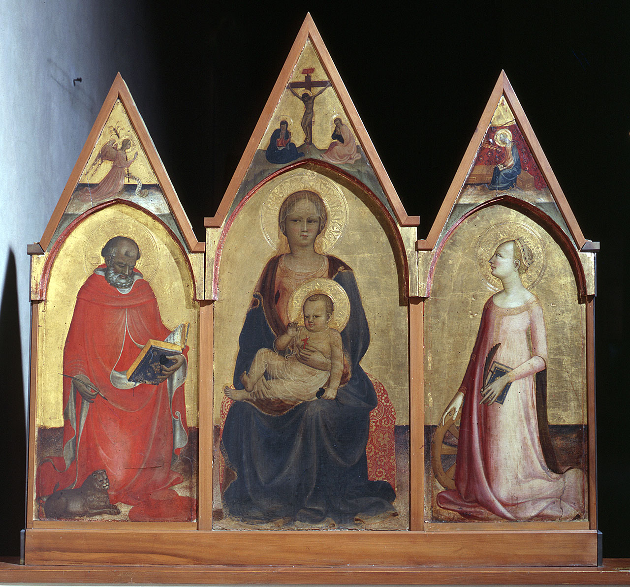 Madonna con Bambino, santi, Annunciazione, Cristo crocifisso, dolenti, Pietà, angeli (trittico) di Toscani Giovanni (attribuito) (primo quarto sec. XV)