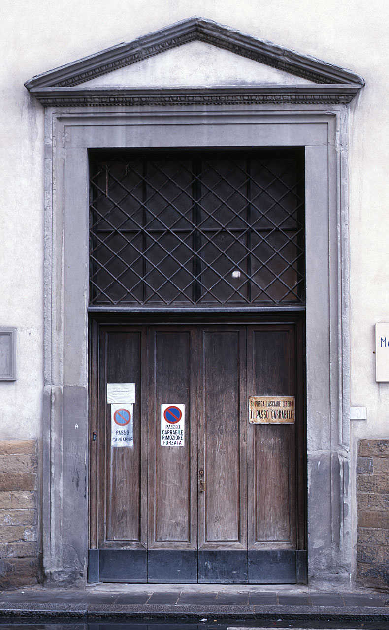 mostra di portale, serie di Brunelleschi Filippo (attribuito), Betto d'Antonio (attribuito), Albizo di Piero (bottega) (sec. XV)