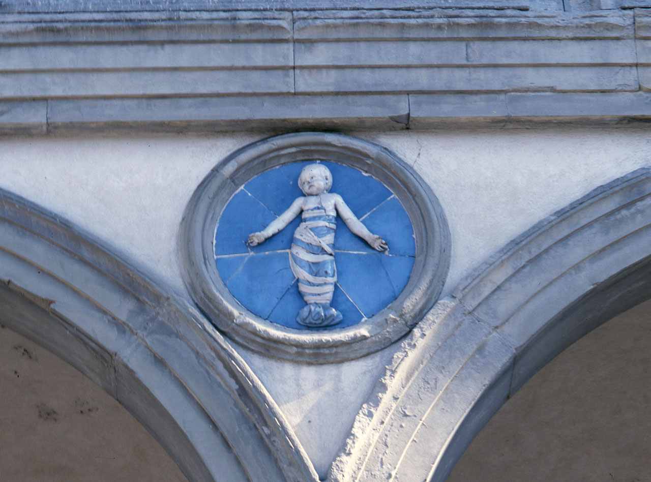 stemma gentilizio dell'Ospedale degli Innocenti (rilievo) di Della Robbia Andrea (attribuito) (sec. XV)