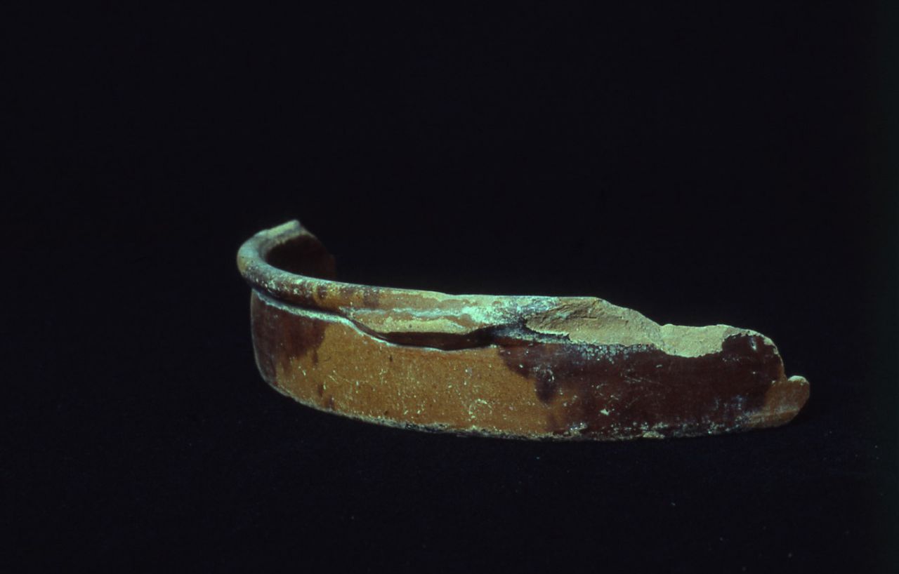 motivo decorativo floreale (piatto, frammento) - manifattura fiorentina (sec. XV)