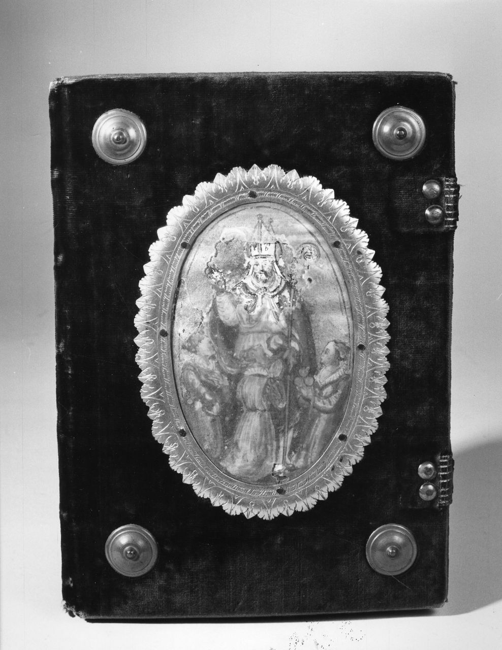 San Niccolò dota le tre sorelle (coperta di libro) - bottega toscana (sec. XVI)