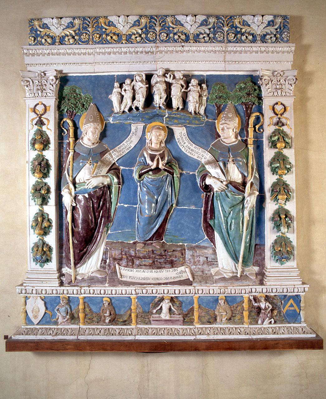 Immacolata Concezione fra Sant'Antonio e Sant'Agostino, gloria di angeli (rilievo) di Buglioni Benedetto (bottega) (inizio sec. XVI)