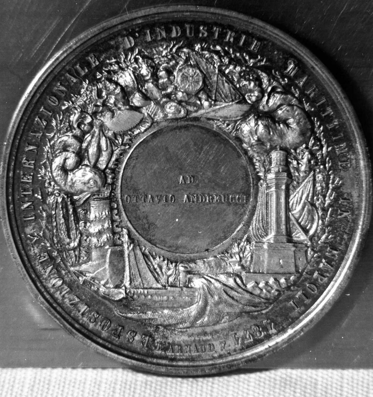 motivo decorativo a ghirlanda con elementi marittimi (medaglia) di Arnaud Luigi (sec. XIX)