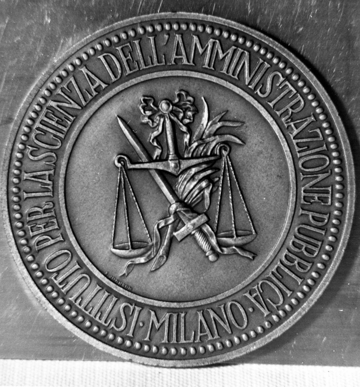 simboli della Giustizia (medaglia) - ambito italiano (sec. XIX)