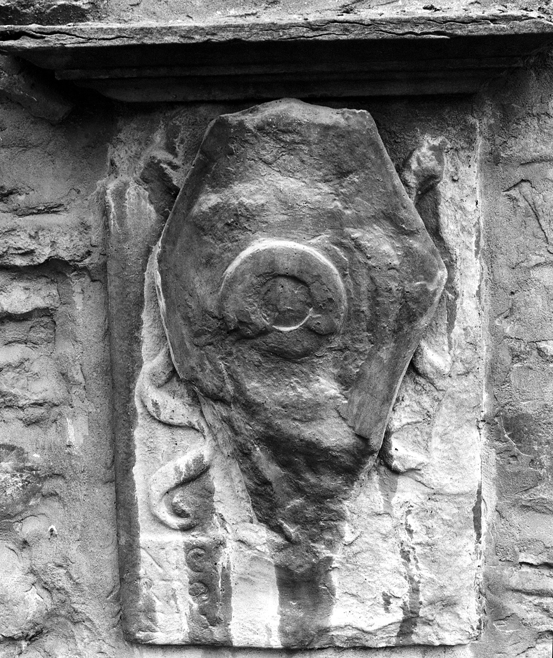 stemma gentilizio della famiglia Albizi (rilievo) - ambito toscano (sec. XX)