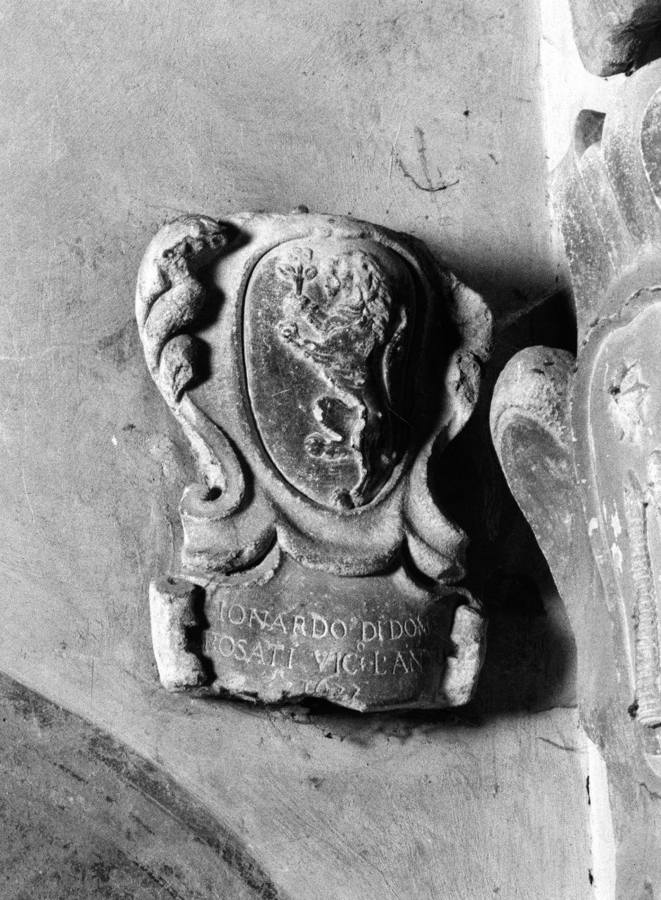 stemma gentilizio della famiglia Rosati (rilievo) - ambito toscano (sec. XVII)