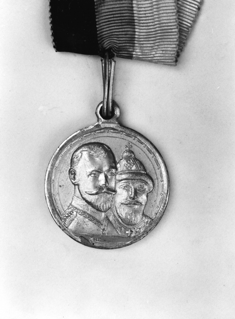 testa di Nicola II e di Michail Fedorovic Romanov, (recto) (medaglia) - ambito russo (primo quarto sec. XIX)