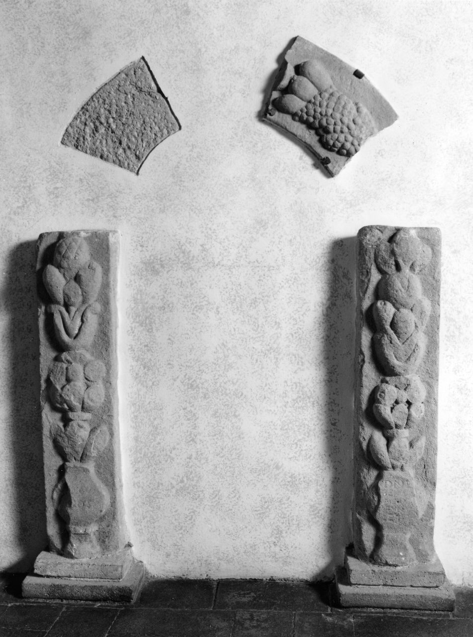 cornice, frammento - bottega toscana (seconda metà sec. XVI)