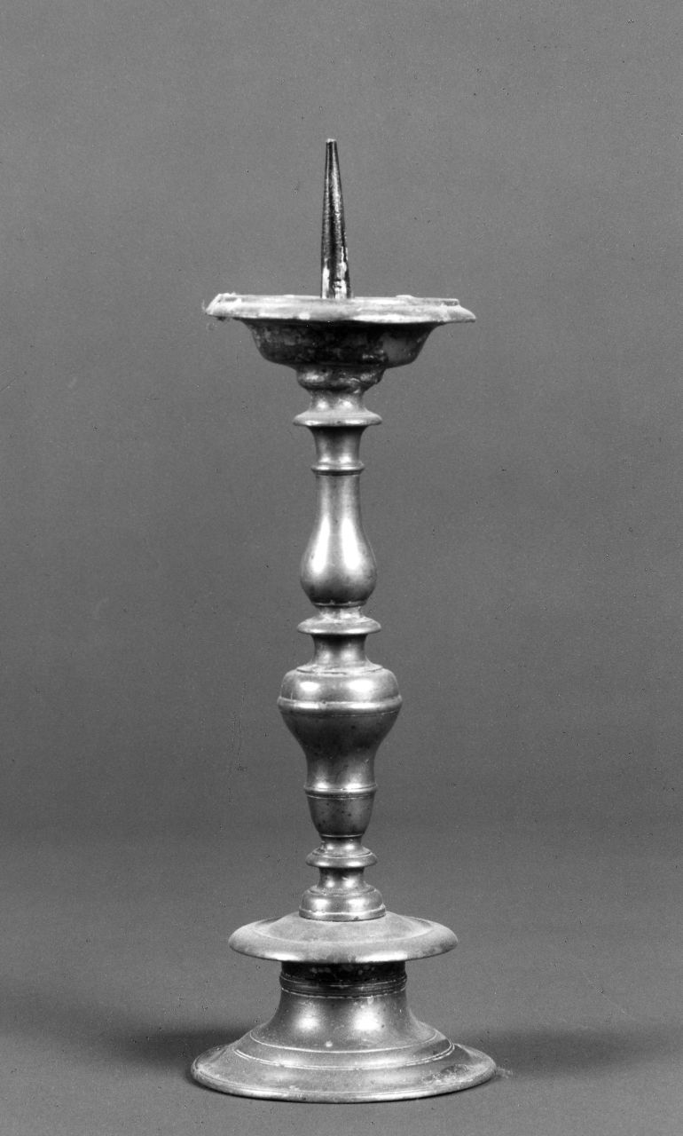 candeliere, serie - bottega toscana (prima metà sec. XVIII)