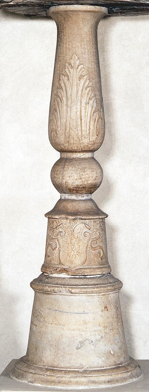 fusto di acquasantiera - produzione veneta (?) (sec. XV)