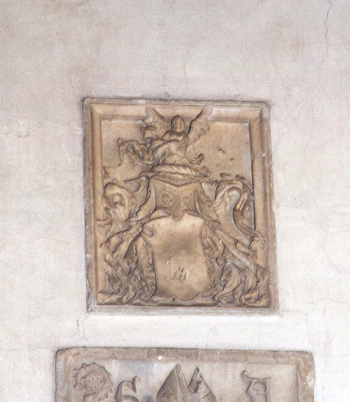 stemma gentilizio (targa) - produzione italiana (sec. XV)