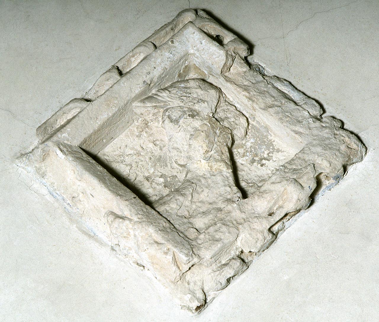 busto maschile (formella) - bottega sarda (fine/inizio secc. XVI/ XVII)