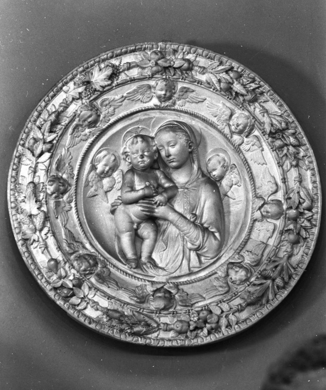 Madonna con Bambino e serafini entro ghirlanda di frutta (calco) - ambito fiorentino (sec. XIX)