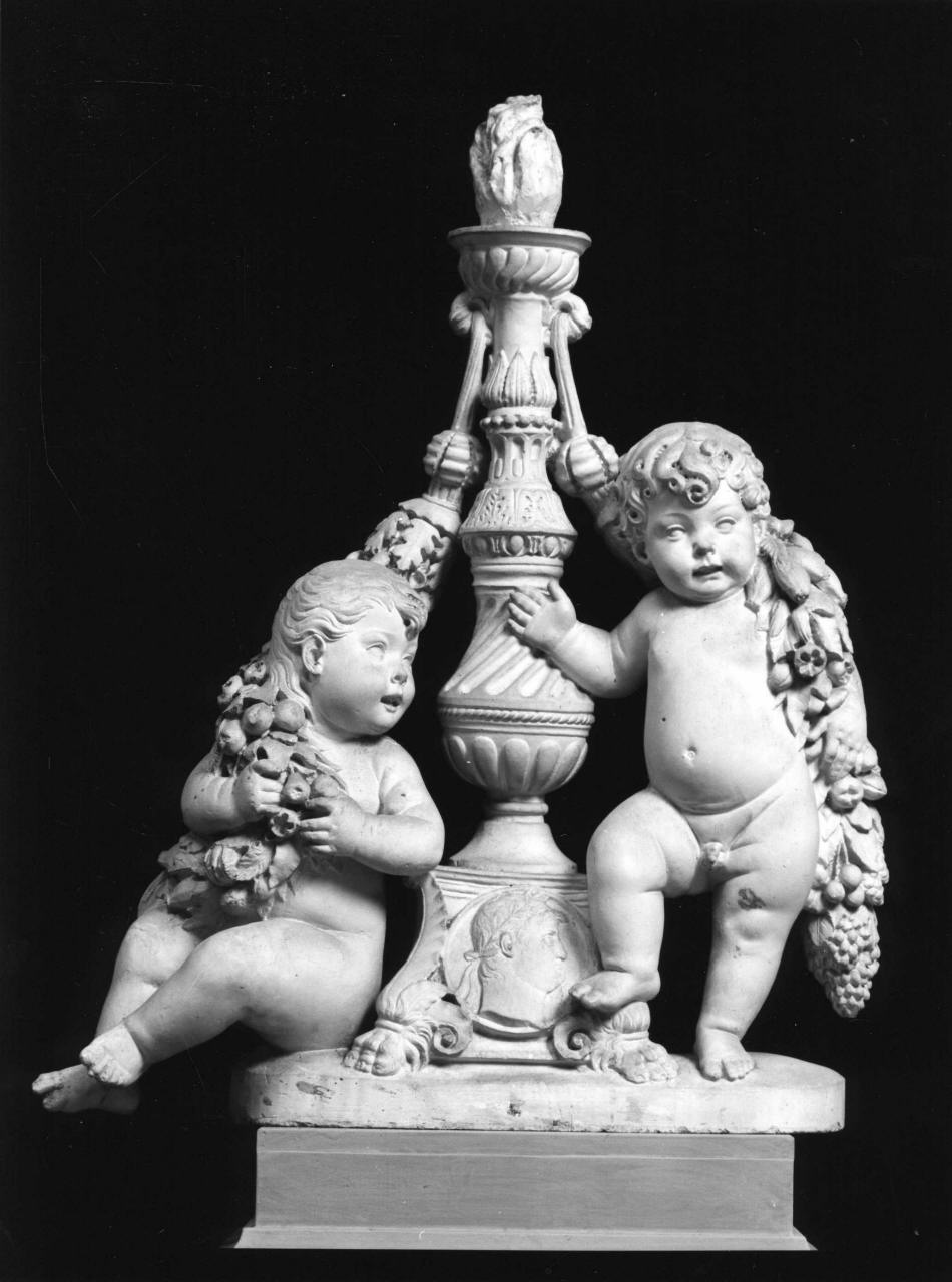 due putti con festoni e fiaccola fiammeggiante (calco) - ambito fiorentino (sec. XIX)