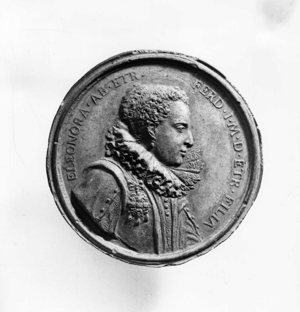 ritratto di Eleonora de' Medici (calco di medaglia) di Lelli Oronzio (bottega) (sec. XIX)