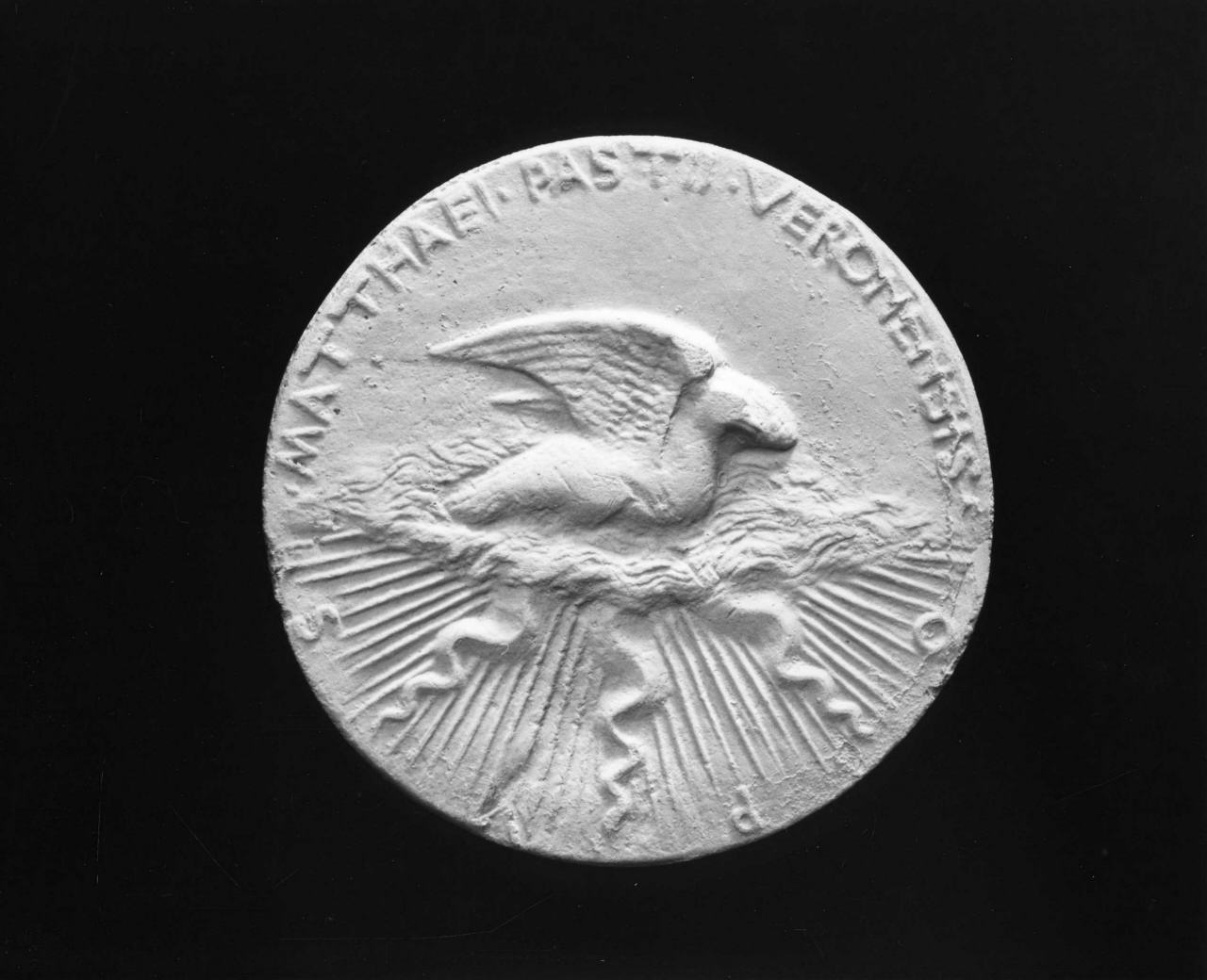 colomba dello Spirito Santo sopra una nuvola dalla quale scaturisce il fulmine (calco di medaglia) di Lelli Oronzio (bottega) (sec. XIX)