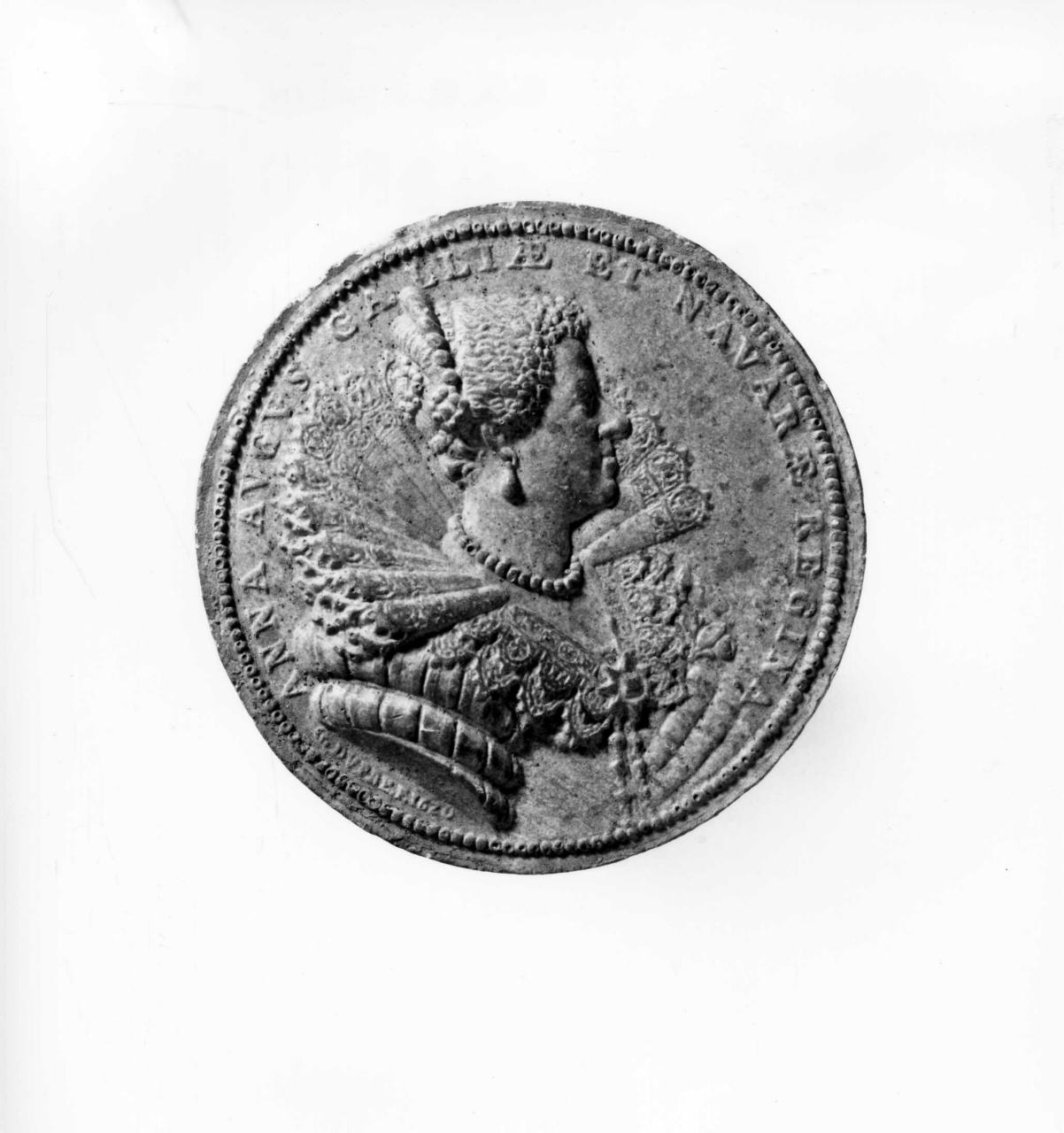 ritratto di Anna d'Austria (calco di medaglia) di Lelli Oronzio (bottega) (sec. XIX)