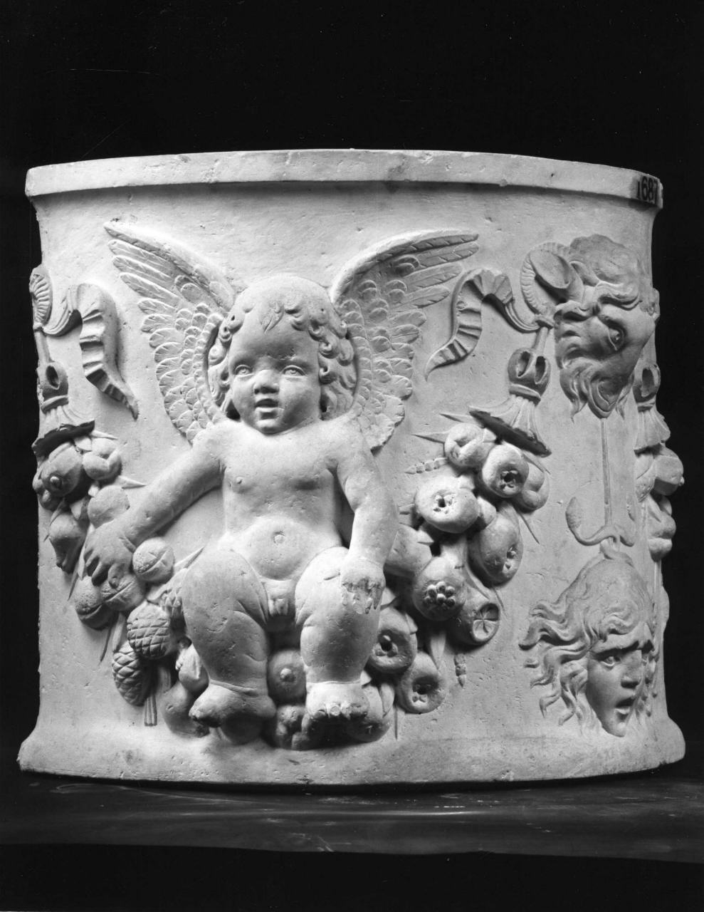 motivi decorativi a festoni con nastri, putti alati, maschere di capro, maschere di menade (calco, elemento d'insieme) di Lelli Oronzio (bottega) (sec. XIX)