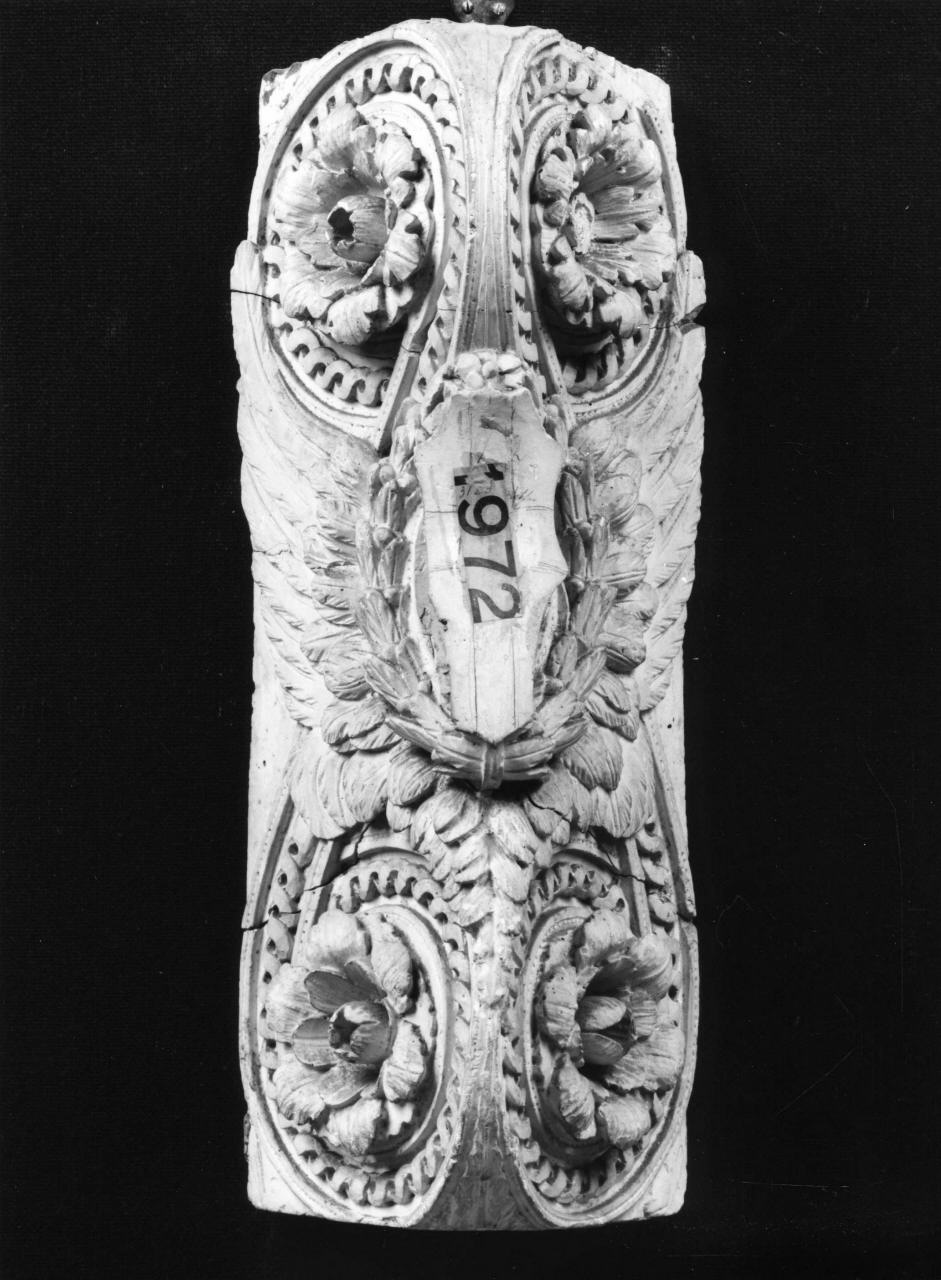 motivi decorativi a girali e rosette (calco, elemento d'insieme) di Lelli Oronzio (bottega) (sec. XIX)
