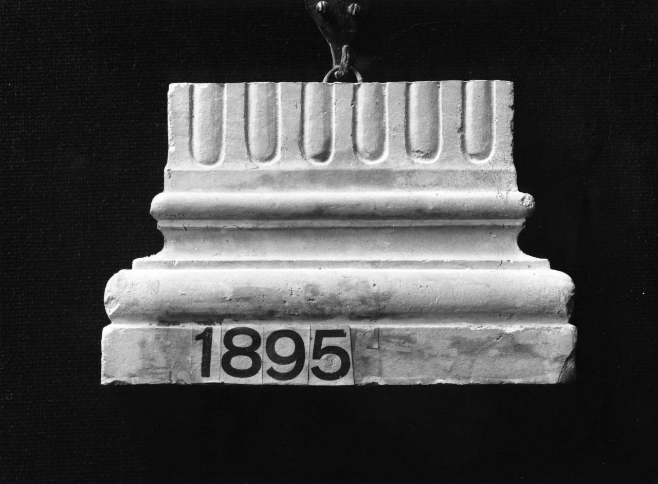 base modanata (calco, elemento d'insieme) di Lelli Oronzio (bottega) (sec. XIX)
