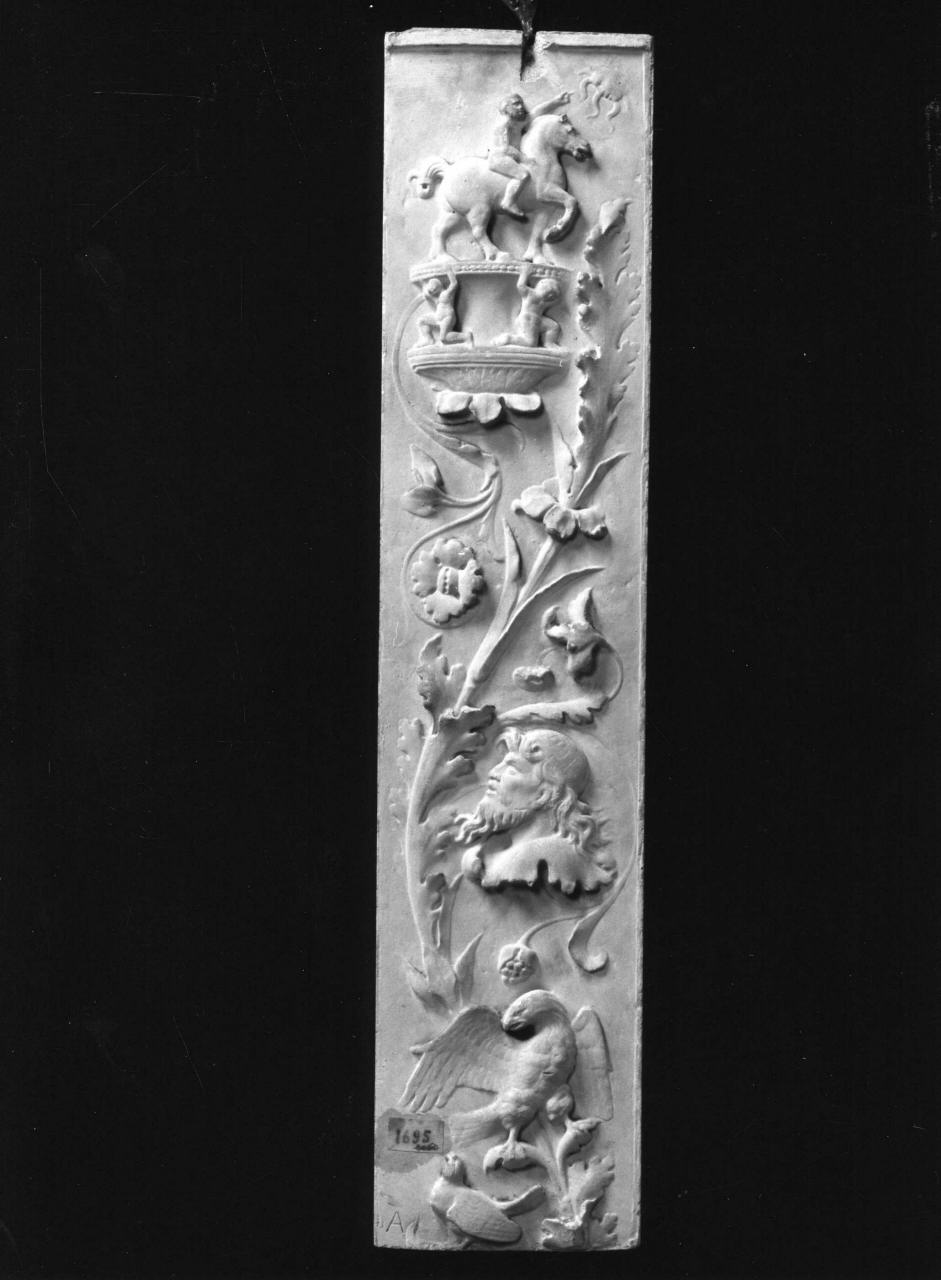 motivi decorativi con girali, aquila, testa d'uomo, vaso, cavaliere (calco, elemento d'insieme) di Lelli Oronzio (bottega) (sec. XIX)