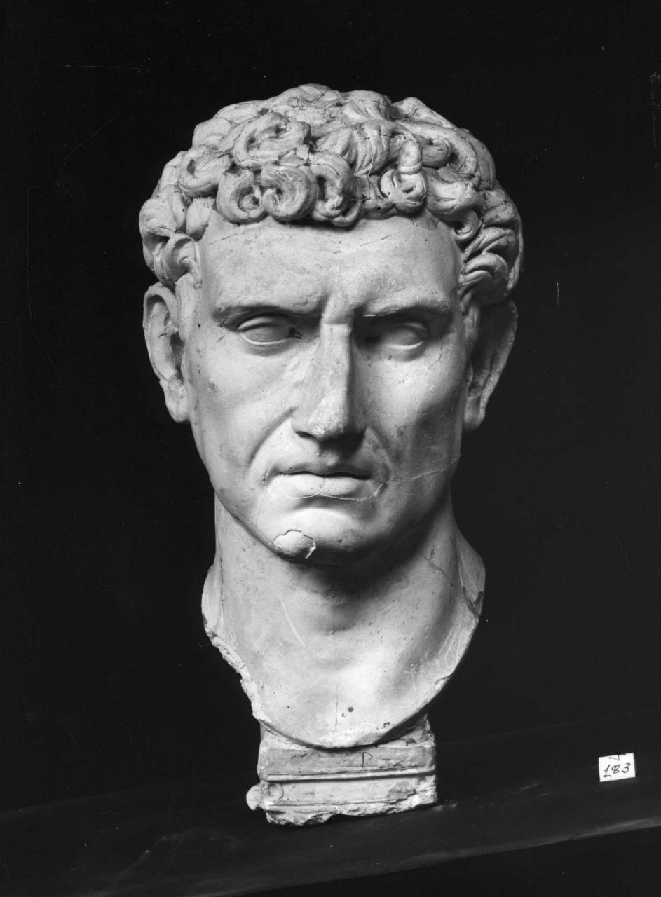 ritratto d'uomo (calco di scultura) di Lelli Oronzio (bottega) (sec. XIX)