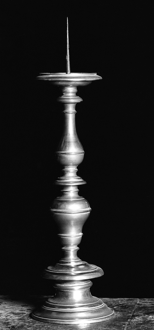 candeliere d'altare, serie - produzione toscana (sec. XVIII)