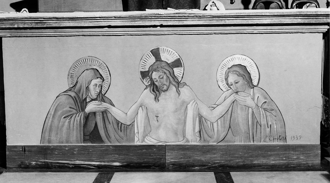 Cristo in pietà tra la Madonna e San Giovanni Evangelista (dipinto) di Tintori Leonetto (sec. XX)