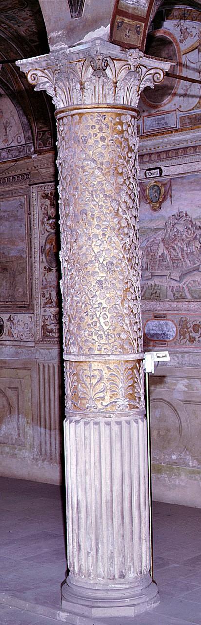 motivi decorativi a grottesche (colonna) di Vasari Giorgio, Marignolli Lorenzo, Ricciarelli Leonardo, Buglioni Santi, Ferrucci Battista detto Battista del Tadda, Minzocchi Pietro Paolo (sec. XVI)