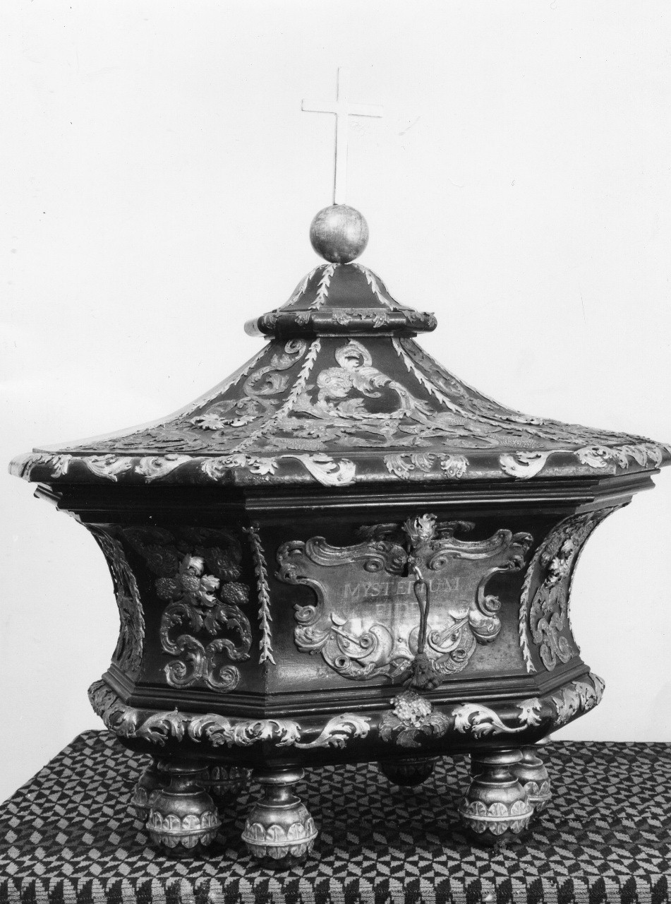 urna - bottega toscana (inizio sec. XVIII)