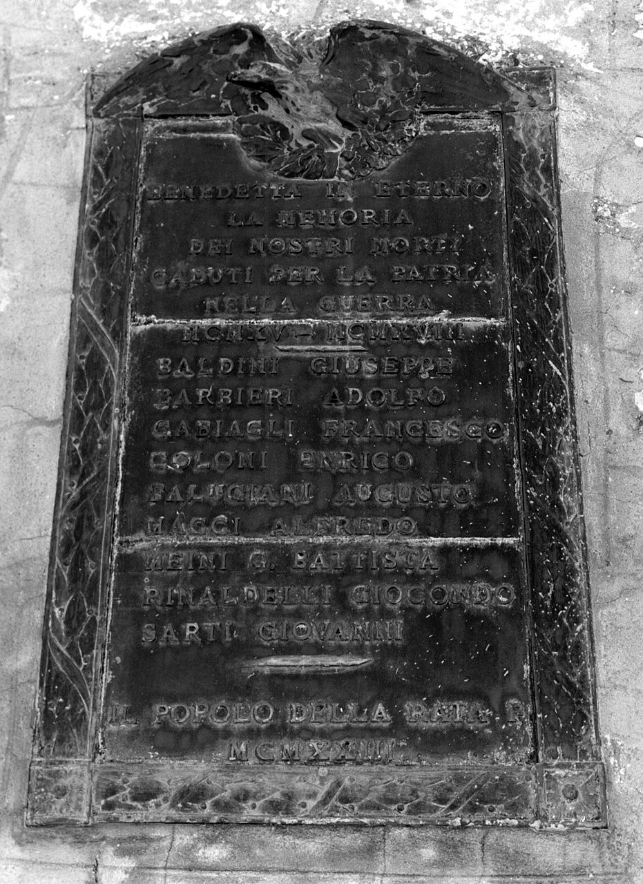 aquila con corona (lapide commemorativa) - produzione toscana (sec. XX)