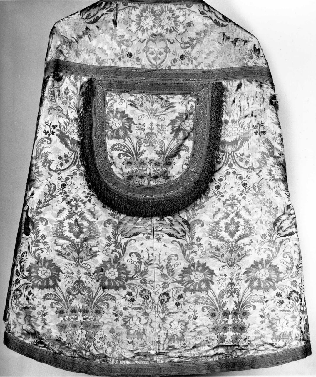 piviale, elemento d'insieme - manifattura italiana (?) (prima metà sec. XVIII)