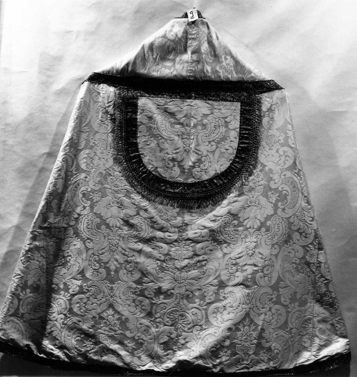 piviale - manifattura fiorentina (secondo quarto sec. XVIII)