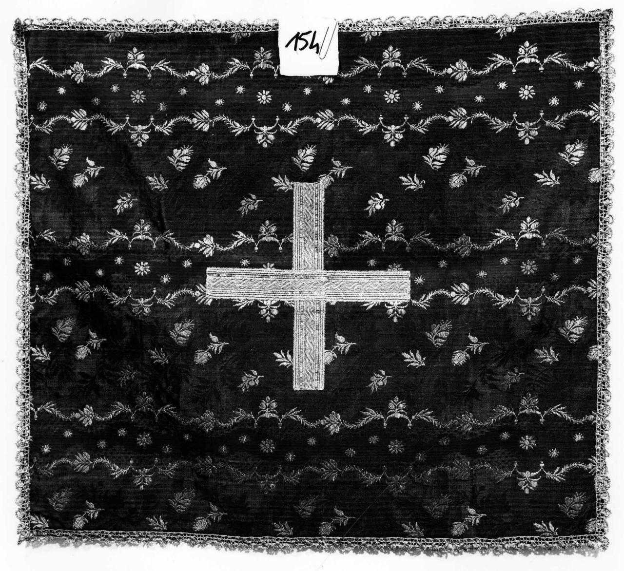 paramento liturgico - manifattura italiana (ultimo quarto sec. XVII)