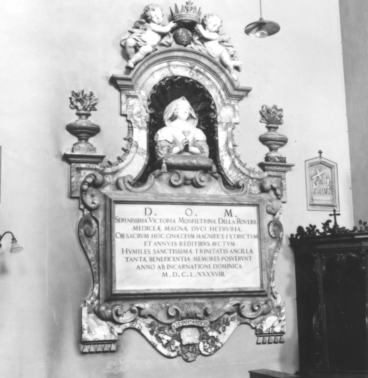 busto ritratto di Vittoria Della Rovere (monumento funebre) di Foggini Giovanni Battista (cerchia) (sec. XVII)