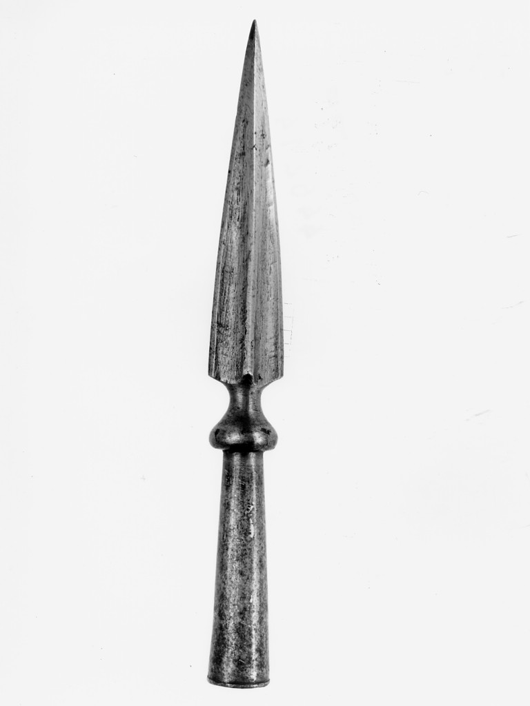 motivi decorativi vegetali stilizzati (punta di giavellotto) - manifattura persiana (sec. XVIII)