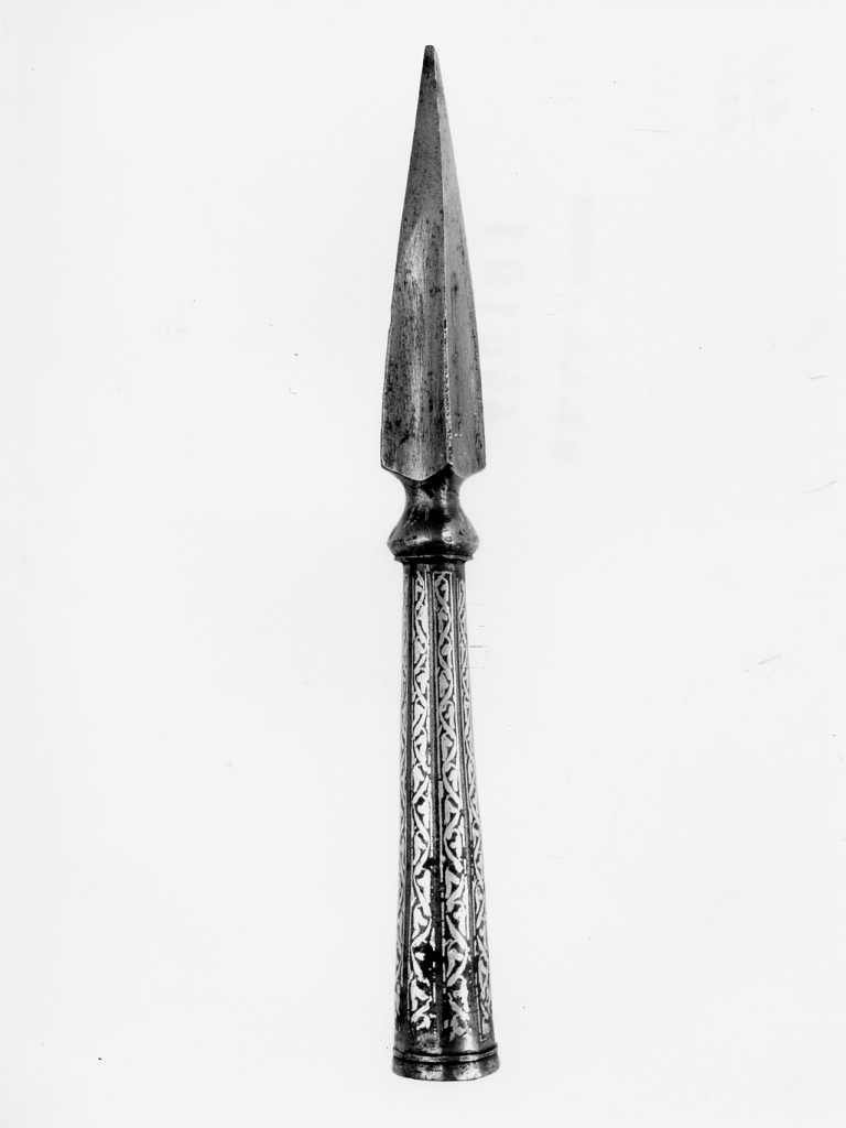 motivi decorativi vegetali stilizzati (punta di giavellotto - jarid) - manifattura persiana (sec. XVIII)