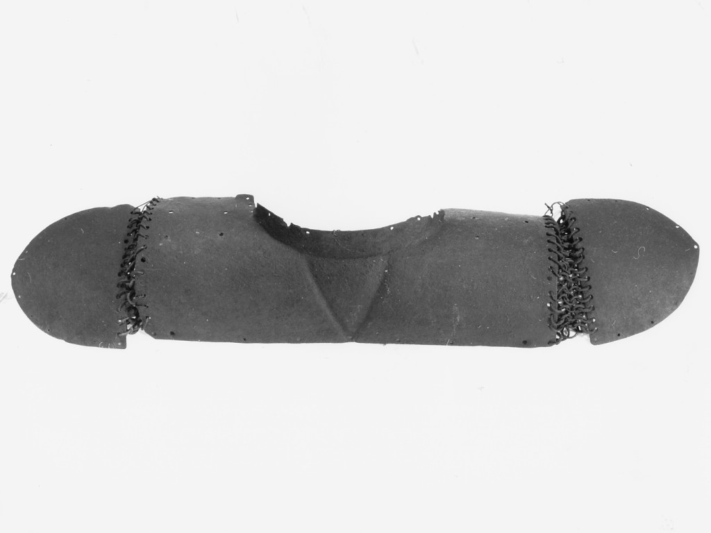 lama di scollo dorasale di corazza a maglia e piastre - korazin, elemento d'insieme - manifattura ottomana (sec. XVI)